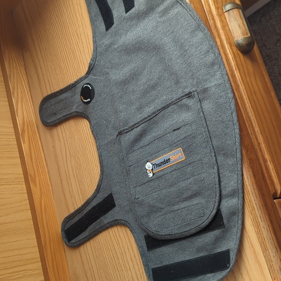 ThunderShirt for cats - Picture 3 of 3